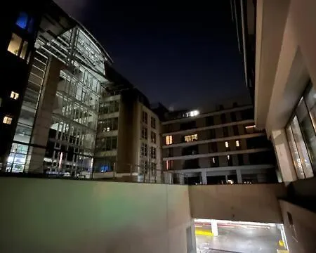 5ensational Eu- Zone Apartment